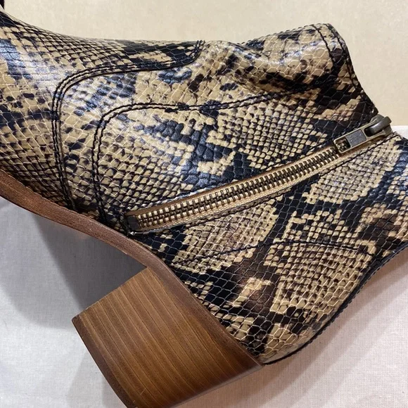 New A.P.C .Style F5-1008 ankle boots SNAKE MUTICO tan size 9 ⭐️⭐️⭐️⭐️⭐️ - Picture 8 of 17